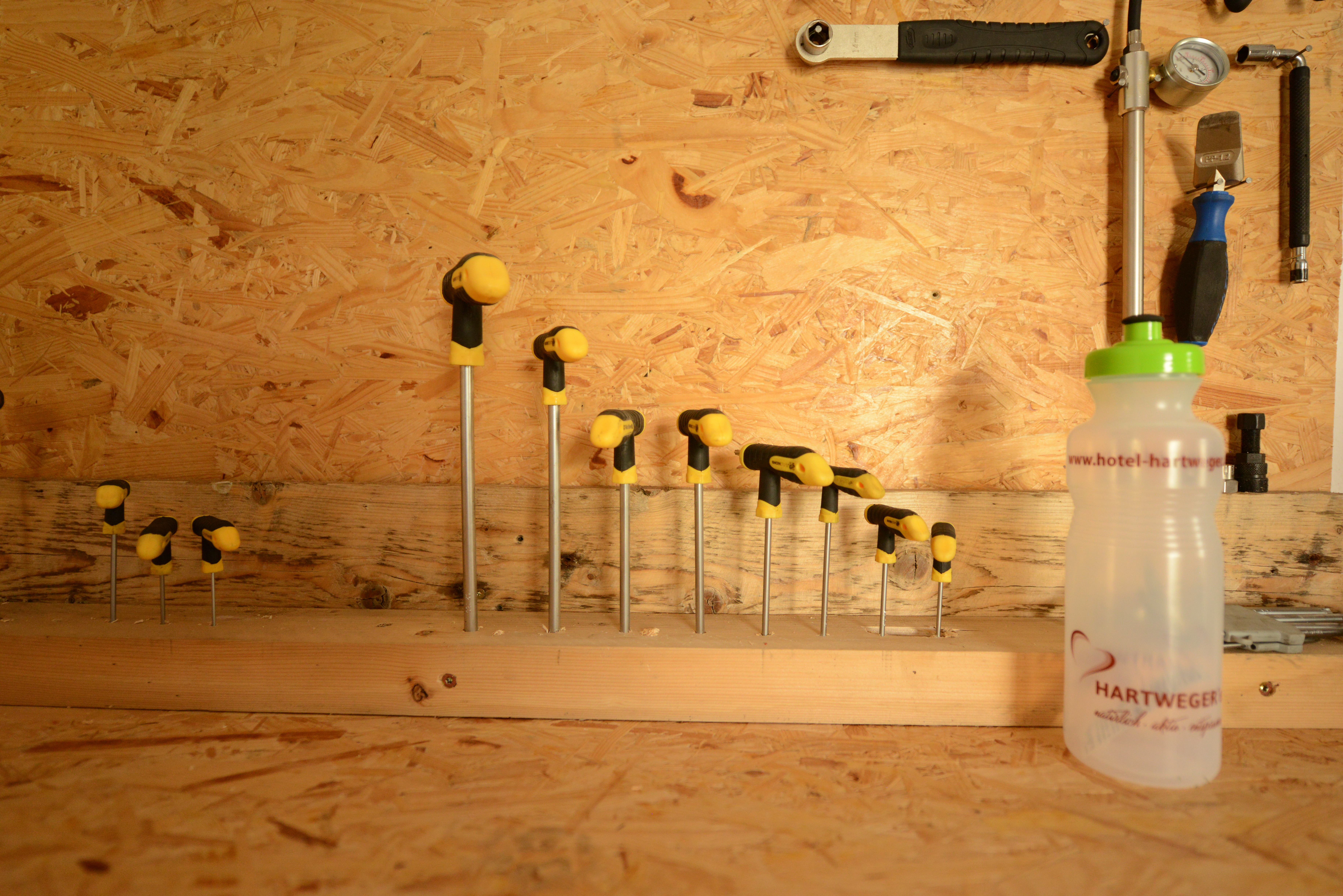 Mountainbike Urlaub - geführte MTB-Touren - PLZ 8982 (Österreich) - Mountainbike Werkstatt - Hartweger' Hotel in Weißenbach bei Schladming