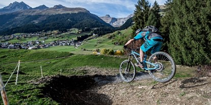 Mountainbike Urlaub - Parkplatz: kostenlos beim Hotel - Bike Trail Brigels - Adults Only Hotel Mulin 