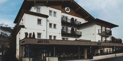 Mountainbike Urlaub - PLZ 8982 (Österreich) - Außenansicht Hotel Die Barbara - B&B Hotel | Appartements | Bar dieBARBARA