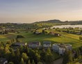 Mountainbikehotel: Sicht auf das Hotel Allegro, inmitten schöner Natur mit Blick auf den Sihlsee - Hotel Allegro Einsiedeln