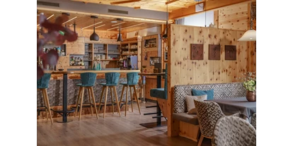 Mountainbike Urlaub - Hotel-Schwerpunkt: Mountainbike & Wandern - Die Hausbar in der Zirbenstube - Hotel Waldfrieden