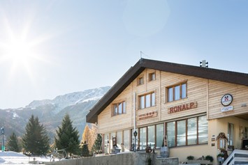 Mountainbikehotel: Das Hotel-Restaurant Ronalp liegt gleich an der Strecke zur Moosalp, Unterbäch, Eischoll oder Zeneggen und ist zentral in Bürchen gelegen - Hotel-Restaurant Ronalp