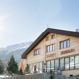 Mountainbikehotel: Das Hotel-Restaurant Ronalp liegt gleich an der Strecke zur Moosalp, Unterbäch, Eischoll oder Zeneggen und ist zentral in Bürchen gelegen - Hotel-Restaurant Ronalp