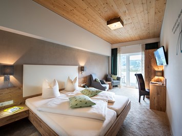 Hotel Hubertushof Zimmerkategorien Doppelzimmer Alpin mit Zugspitzblick