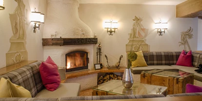 Mountainbike Urlaub - PLZ 8982 (Österreich) - Kaminzimmer
 - Hotel DER HECHL