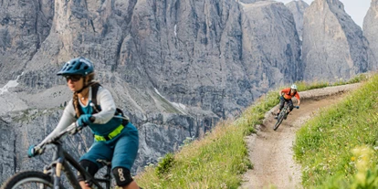 Mountainbike Urlaub - Niederdorf (Trentino-Südtirol) - Für jede Könnerstufe das ideale Angebot: egal ob gemütlicher Touren-Biker oder Trail-Liebhaber, egal ob Anfänger, Fortgeschrittener oder Trail-Junky...im Bike-Gebiet Gröden/Seiser Alm findet jeder was er sucht. Das beste daran: alle Touren können direkt von unserem Hotel aus gestartet werden. - Alpenheim  Charming Hotel & Spa Hotel