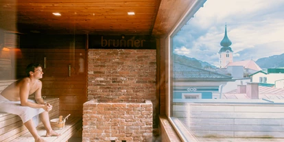 Mountainbike Urlaub - PLZ 8982 (Österreich) - Sauna mit Ausblick im Stadthotel brunner - Stadthotel Brunner