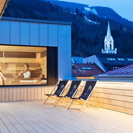 Mountainbikehotel: Sauna mit Ausblick auf das wunderbare Dachstein-Massiv.  - Stadthotel Brunner