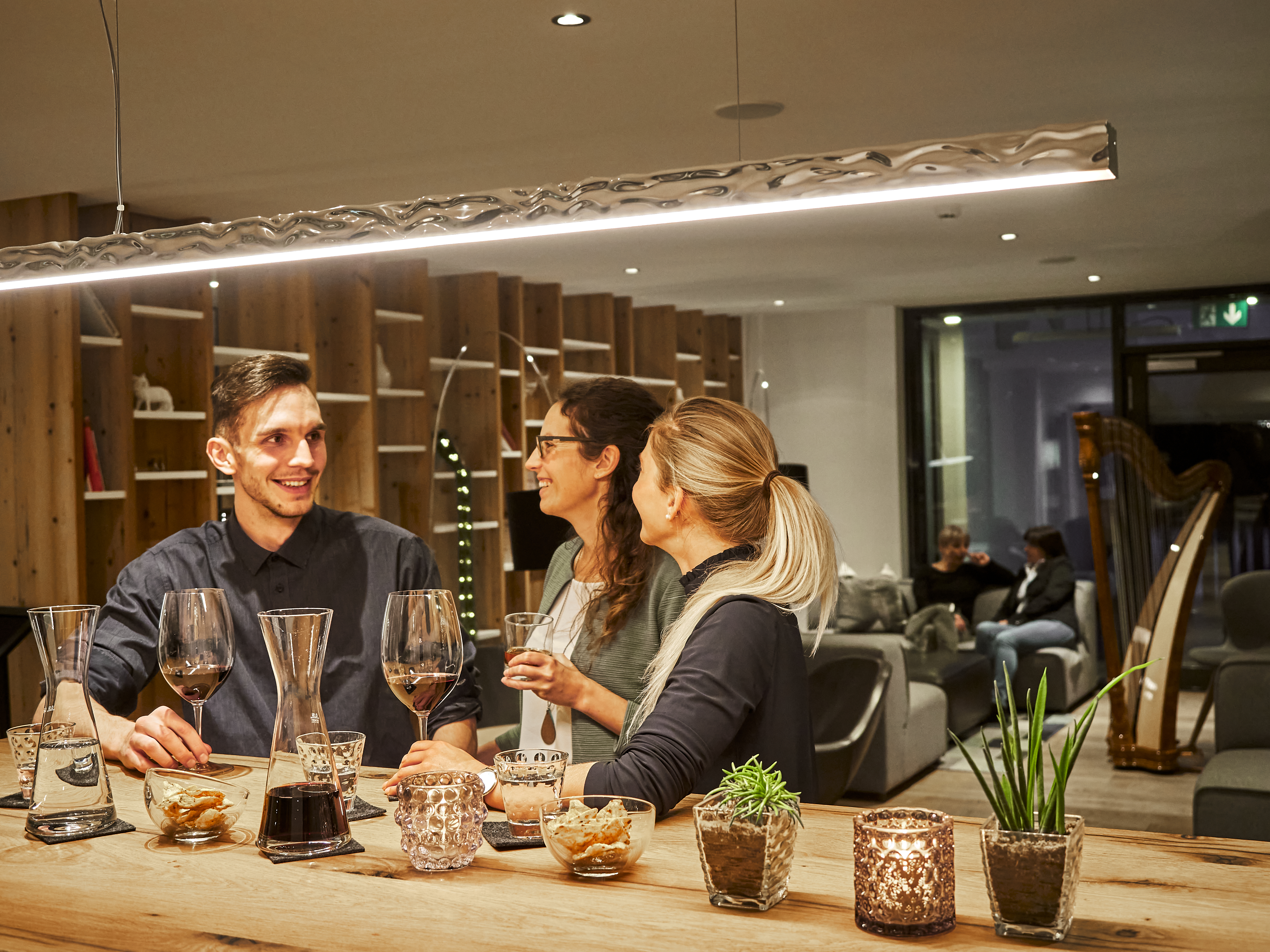 Mountainbikehotel: Lounge am Abend - Genuss- & Aktivhotel Sonnenburg