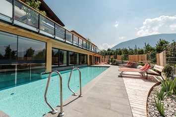 Mountainbikehotel: Unser Schwimmbad steht Ihnen das ganze Jahr über mit kuschligen 30°C zur Verfügung. - Hotel Jonathan ****