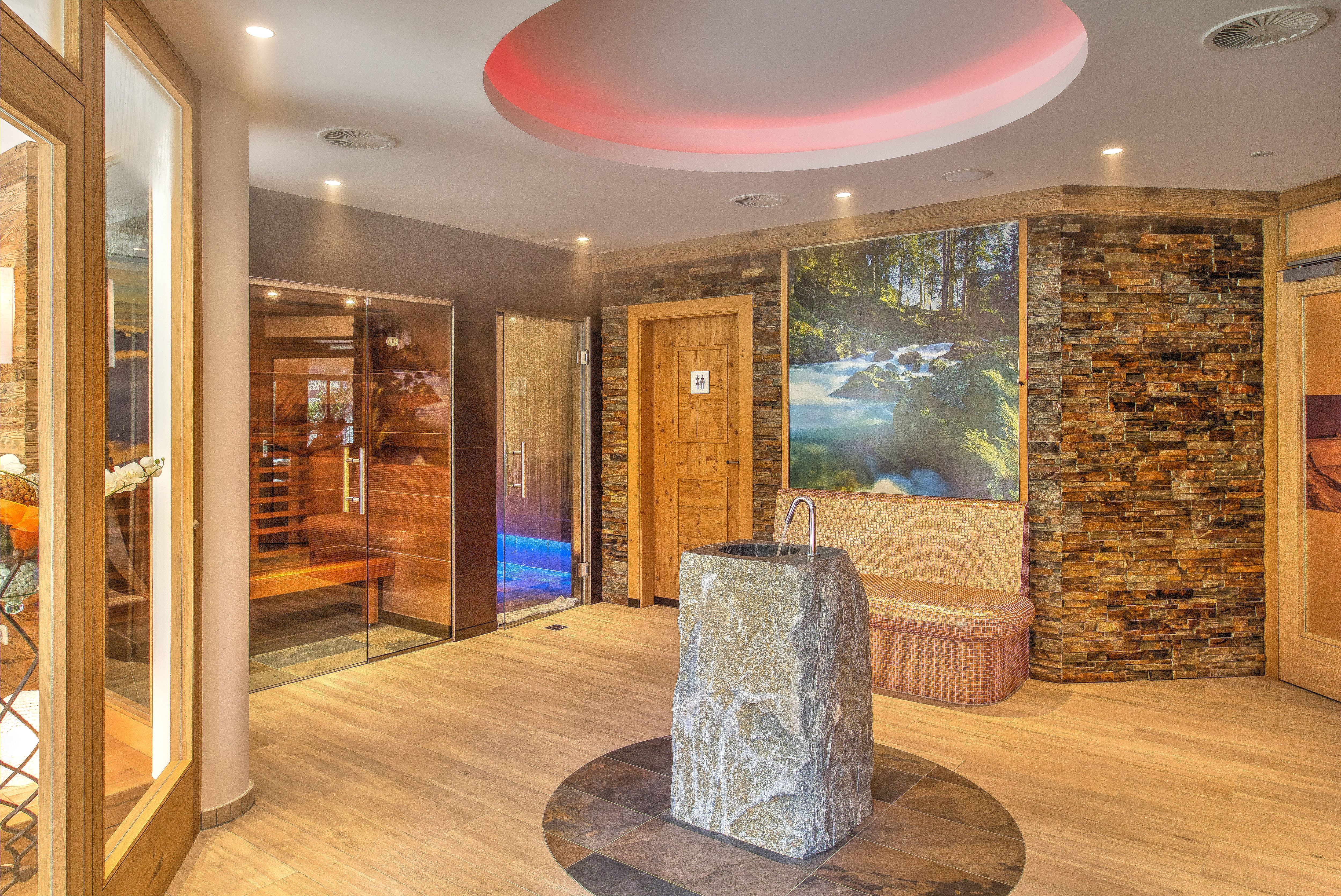 Mountainbikehotel: Wellnessbereich mit Infrarotkabine, Wärmebank, Eisbrunnen und Dampfbad - Bachmann Appartements