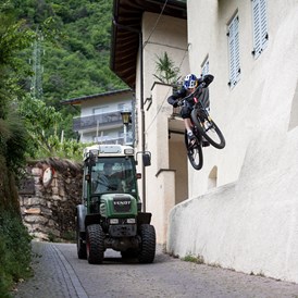 Mountainbikehotel: Auch Fabio Wibmer hat schon bei uns die Trails und Gassen erkundet ;) - Hotel Traminerhof