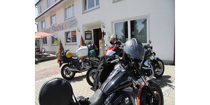 Mountainbike Urlaub - Bergatreute - Motorradausflug ins Paradies - Adam & Eva Gasthof Paradies in Vogt mit Hotel und Paradiesfestsaal