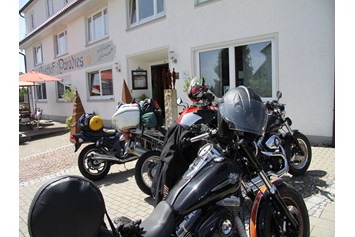 Mountainbikehotel: Motorradausflug ins Paradies - Adam & Eva Gasthof Paradies in Vogt mit Hotel und Paradiesfestsaal