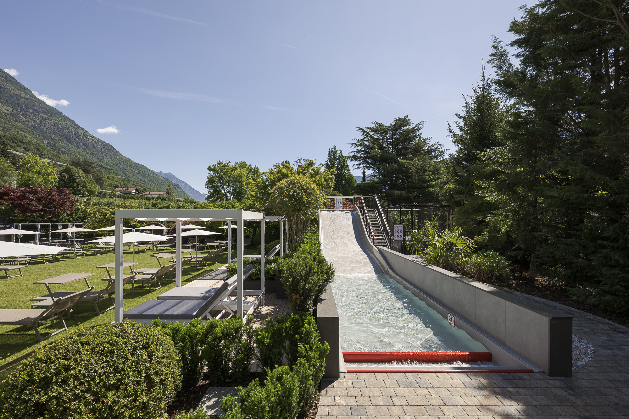 Mountainbikehotel: Breitwasserrutsche im Garten - Feldhof DolceVita Resort