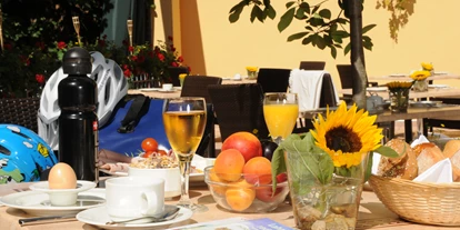 Mountainbike Urlaub - Hotel-Schwerpunkt: Mountainbike & Wandern - Frühstücksterrasse - Hotel Marburger Hof