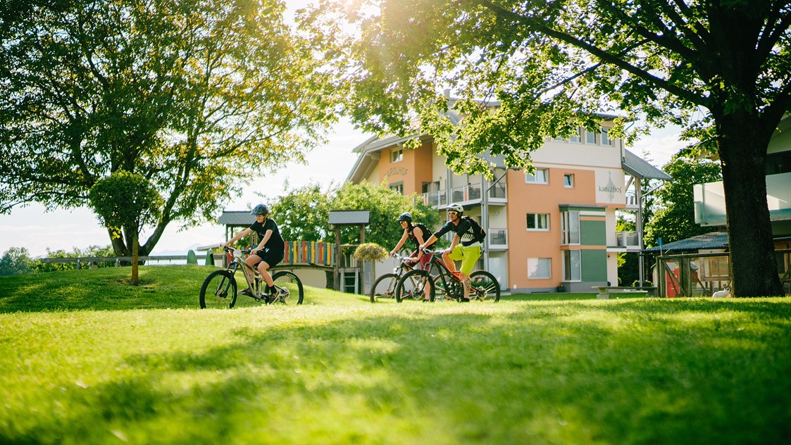 Mountainbikehotel: Perfekter Tourbeginn - Ferienwohnungen und Seebungalows am Faaker See - Karglhof OG