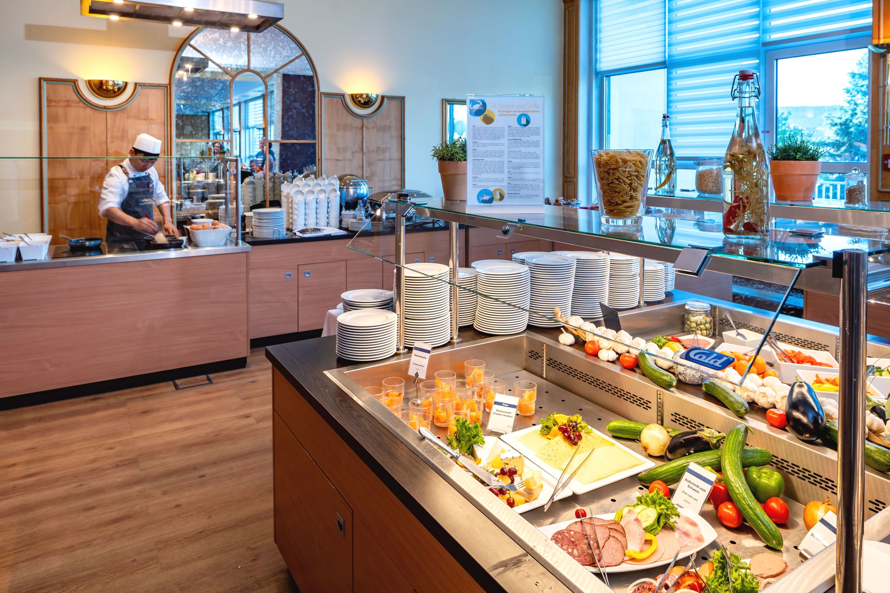 Mountainbikehotel: Frühstücksbuffet mit Eierstation für Ihr Ei nach Wunsch - Best Western Ahorn Hotel Oberwiesenthal - Adults only