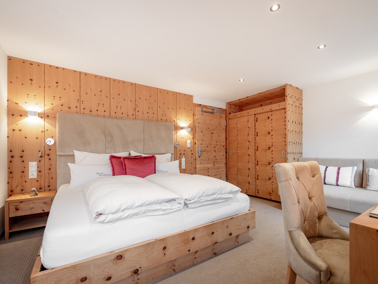 Alpen-Comfort-Hotel Central Zimmerkategorien Doppelzimmer Bergblick 