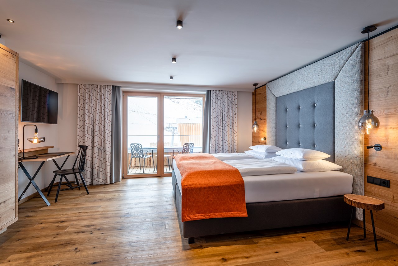 Hotel ZWÖLFERHAUS Zimmerkategorien Junior-Suite Bergzeit 