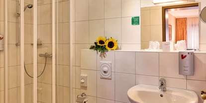 Mountainbike Urlaub - PLZ 66851 (Deutschland) - Beispiel Badezimmer - Hotel-Restaurant "Die kleine Blume"