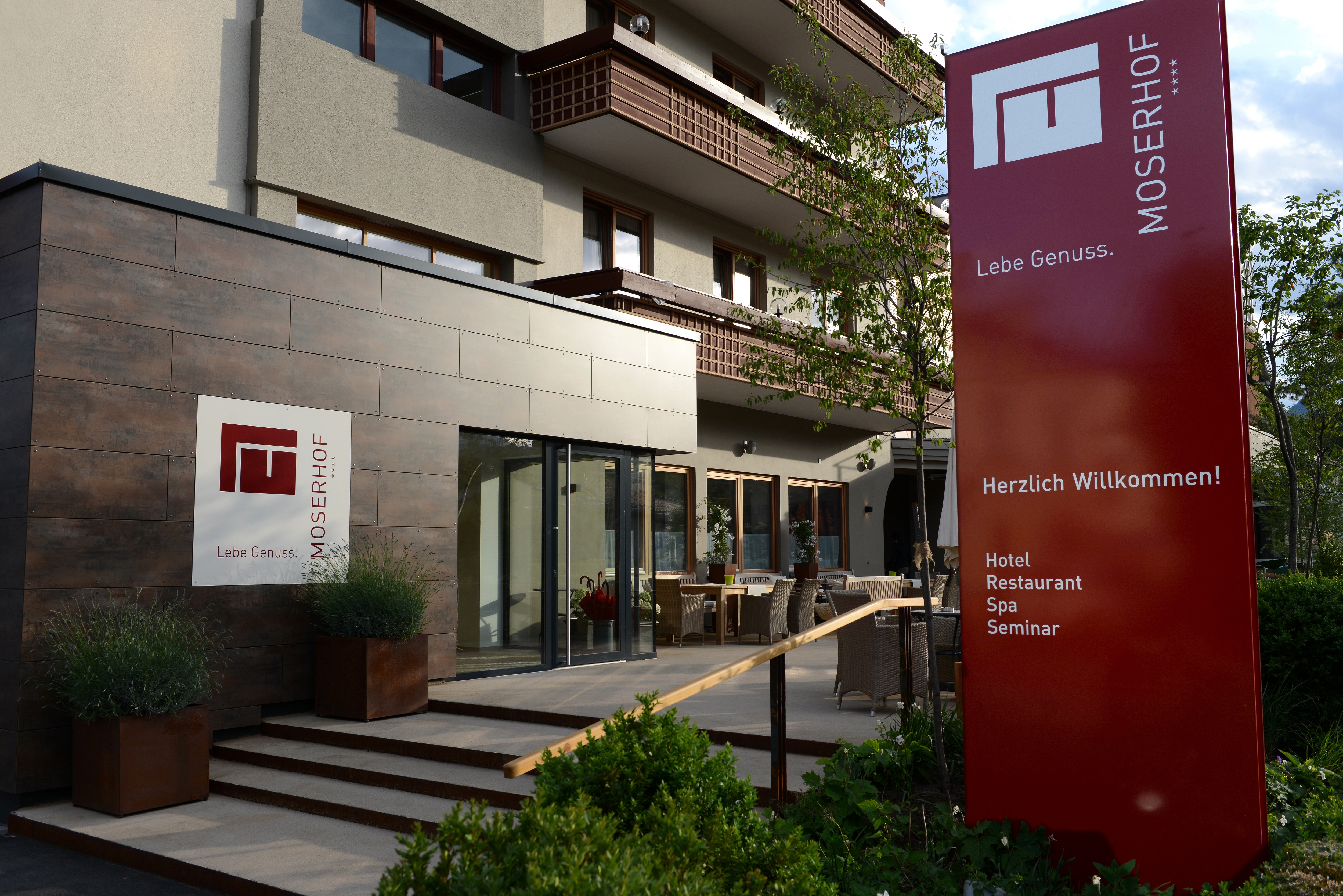 Mountainbike Urlaub - Villach - Entree mit Terrasse - Hotel Moserhof