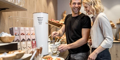 Mountainbike Urlaub - PLZ 6793 (Österreich) - Naudererhof - großes alpines Frühstücksbuffet mit allem was das Herz begehrt. Der perfekte Start in den Tag. - Alpin ART & SPA Hotel Naudererhof