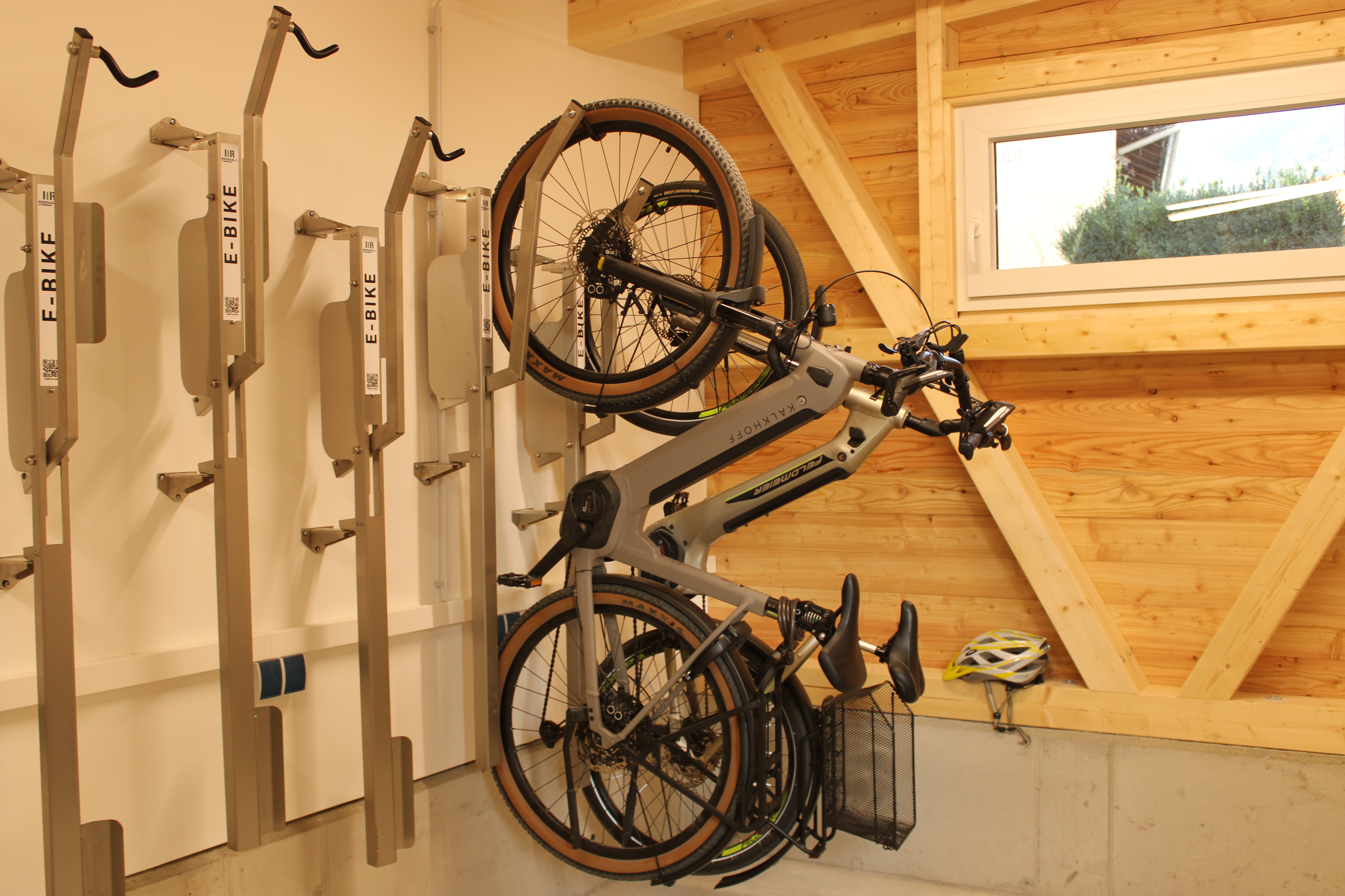 Mountainbikehotel: Fahrradlifte in der absperrbaren Fahrradgarage - Die Lilie - Hotel Garni