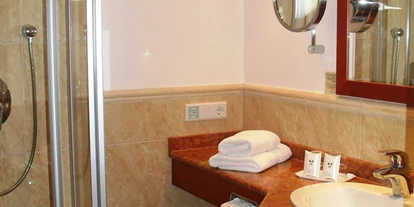 Mountainbike Urlaub - Umgebungsschwerpunkt: See - Badezimmer - Landhotel Schermer