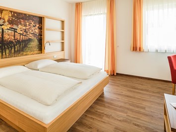 Hotel Terzer Zimmerkategorien Komfort Doppelzimmer "Weinberg"   