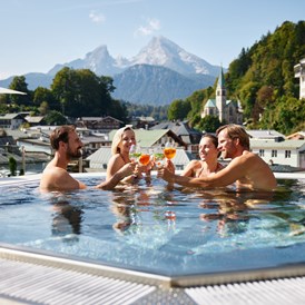 Mountainbikehotel: Beheizter Außenpool auf der Terrasse - Hotel Edelweiss-Berchtesgaden