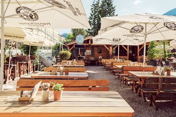 Mountainbikehotel: Gasthof Neuhaus mit Biergarten
Genießen Sie hervorragendes Essen in historischem Ambiente.  - Hotel Edelweiss-Berchtesgaden