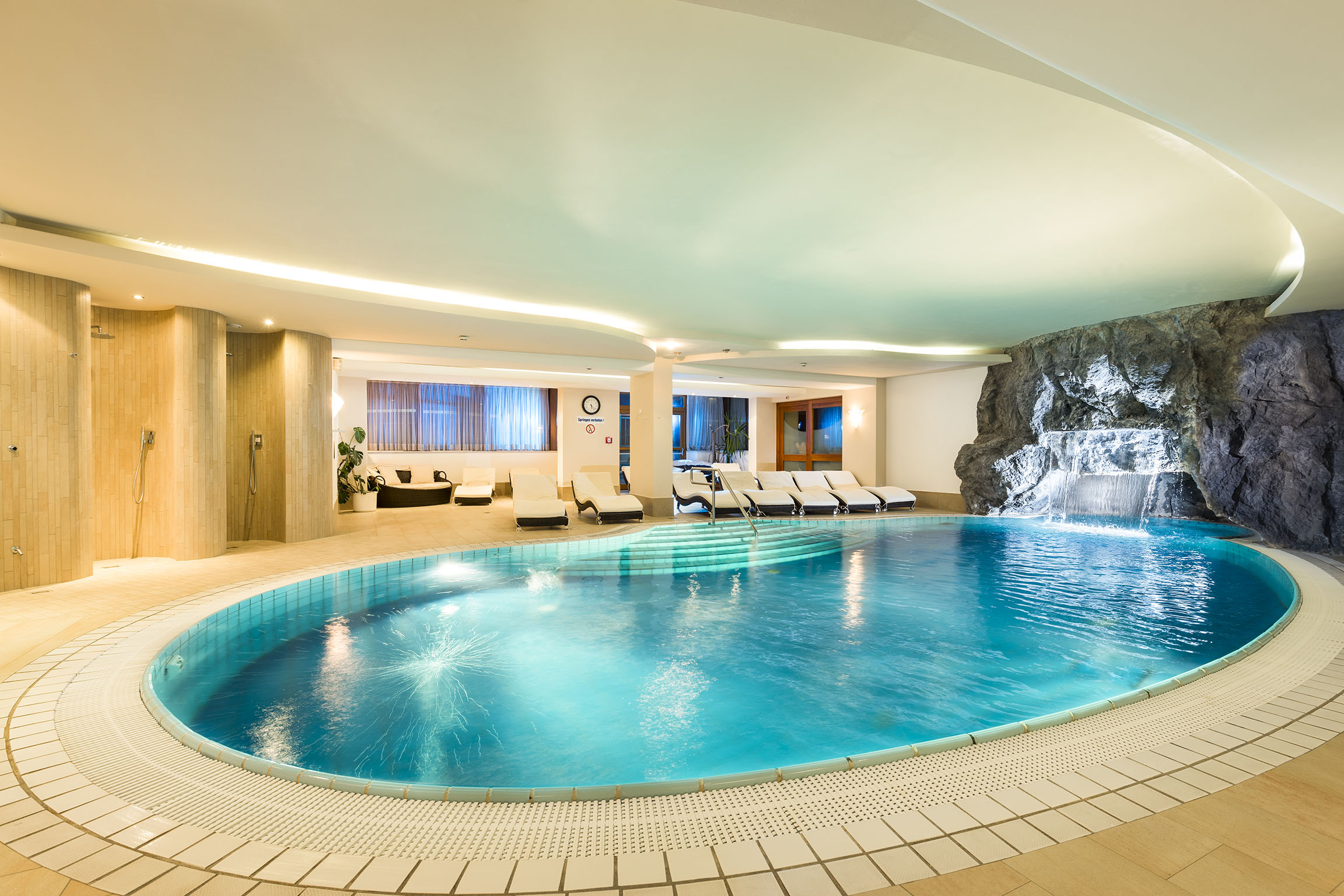 Mountainbike Urlaub - Verpflegung: Frühstück - PLZ 6542 (Österreich) - Innenpool - Hotel Jägerhof