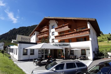 Mountainbikehotel: Hoteleingang - Hotel Bergblick