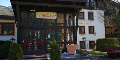 Mountainbike Urlaub - Hotel-Schwerpunkt: Mountainbike & Wandern - Hotel-Eingang - Hotel Der Alpenhof