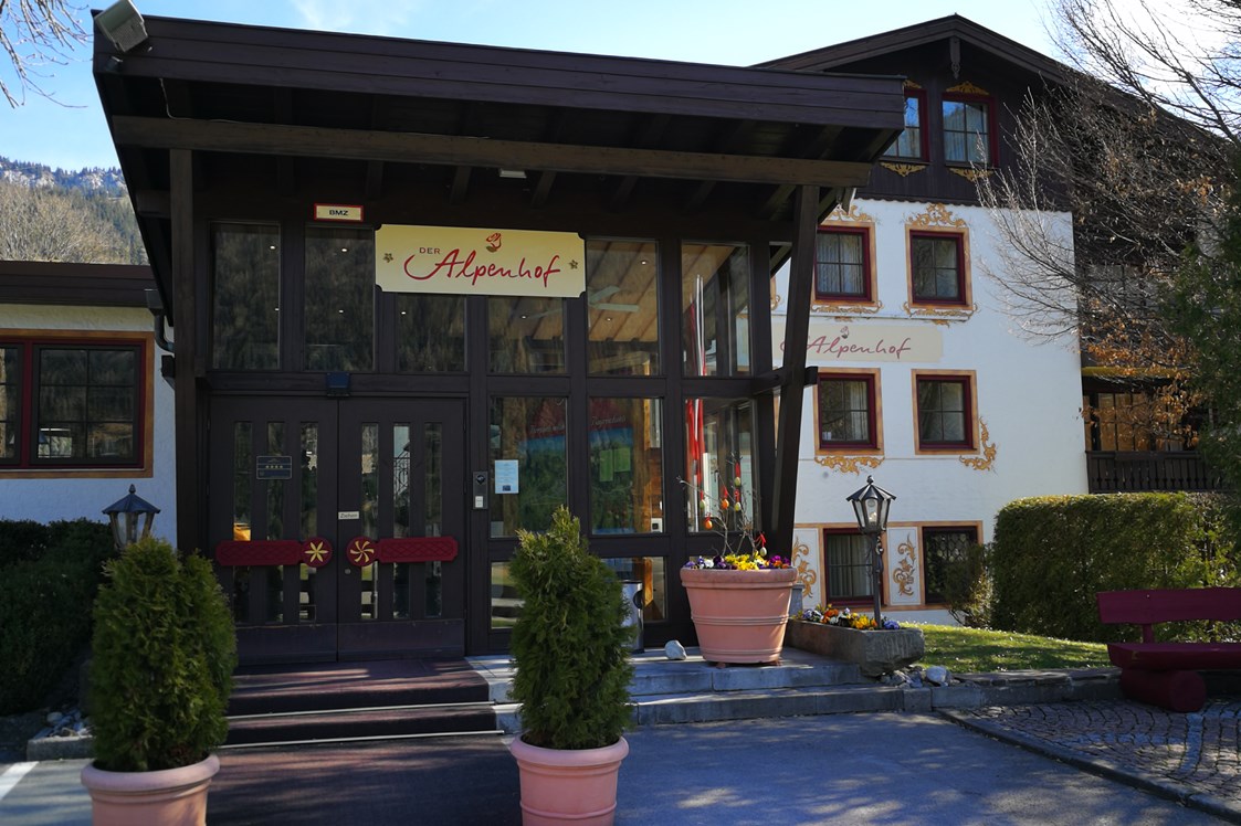 Mountainbikehotel: Hotel-Eingang - Hotel Der Alpenhof