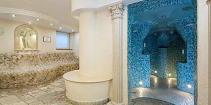Mountainbike Urlaub - Hotel-Schwerpunkt: Mountainbike & Wandern - Duschgrotte und Wärmebank im schönen SPA-Bereich - Hotel Der Alpenhof