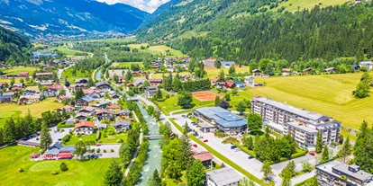 Mountainbike Urlaub - Matrei in Osttirol - Drohnenaufnahme Sommer: Hotel und Golfplatz - EUROPÄISCHER HOF Bad Gastein
