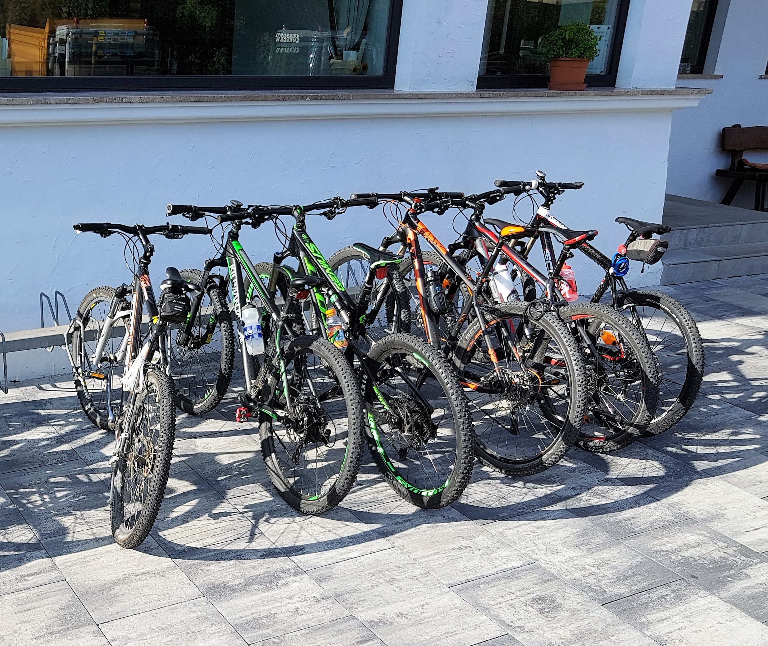 Mountainbike Urlaub - Klassifizierung: 3 Sterne - Italien - Radplatz für eine kurze Rast
(abschließbarer Keller vorhanden) - B&B HOTEL MOTEL SONNECK 