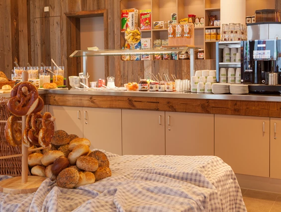 Mountainbikehotel: Das reichhaltige Frühstücksbuffet bietet für jeden Sportler den perfekten Start in den Tag. - Explorer Hotel Bad Kleinkirchheim