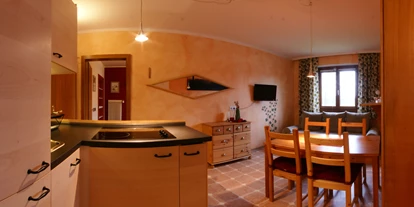 Mountainbike Urlaub - Ellmau - Wohnraum mit Küche - Landhaus Kitzbichler
