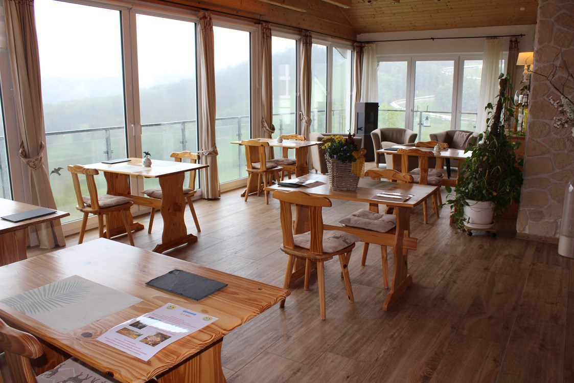 Mountainbikehotel: Frühstücksraum mit Aussicht - Landhotel Fernsicht***