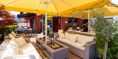 Mountainbike Urlaub - Zillertal - Hotel Sonnleiten Bruck, gemütliche Terrasse - Hotel Sonnleiten
