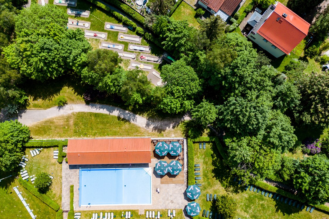 Mountainbikehotel: Saisonaler Außen-Pool - AHORN Berghotel Friedrichroda