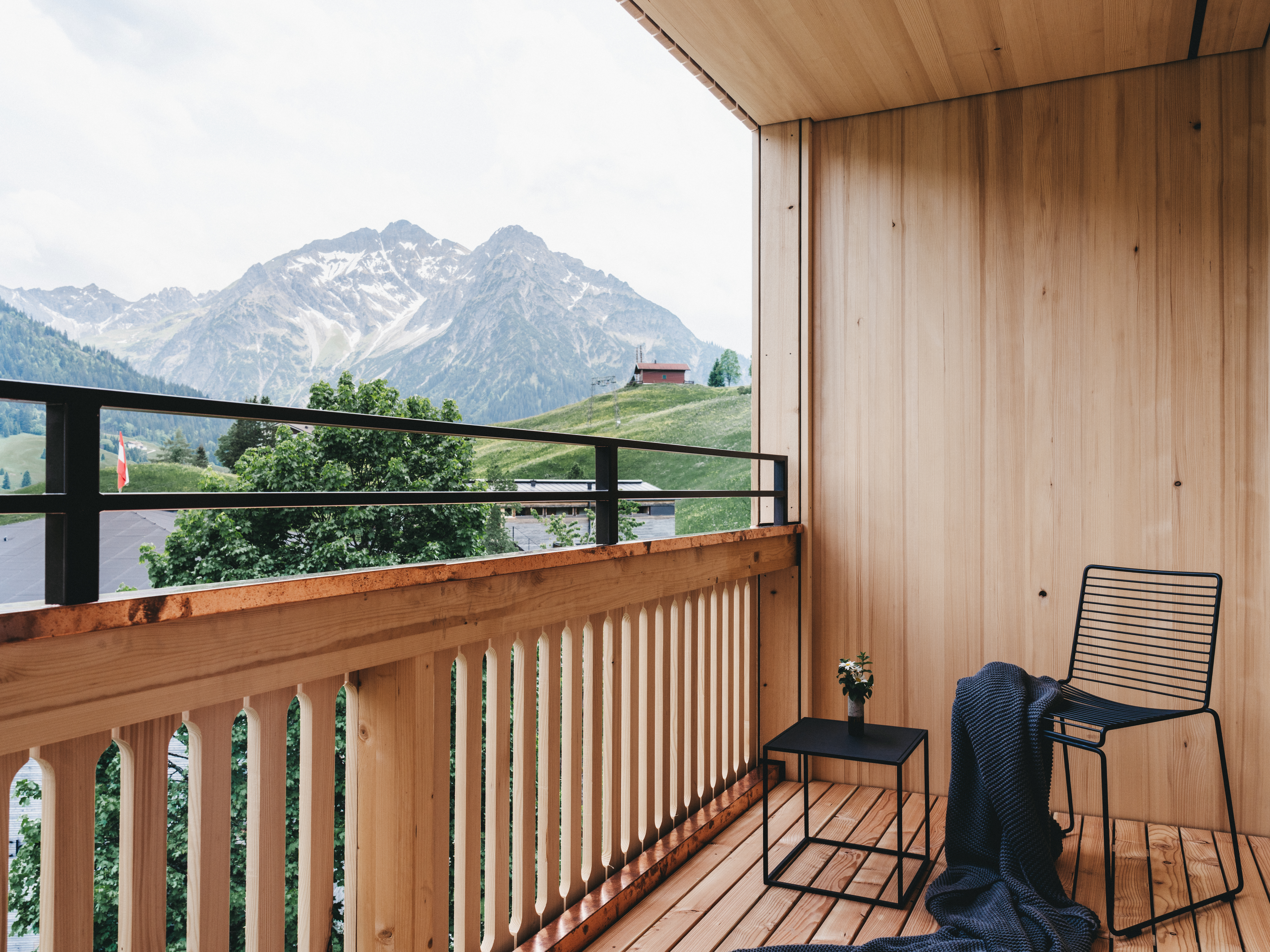 Mountainbikehotel: Balkon mit Bergblick - Das Naturhotel Chesa Valisa****s