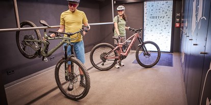 Mountainbike Urlaub - Fahrradraum: vorhanden - Bikekeller mit Videoüberwachung und verschließbaren Spinden. - Hotel Astrid