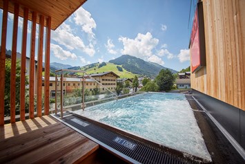 Mountainbikehotel: Infinity Pool - THOMSN - Alpine Rock Hotel