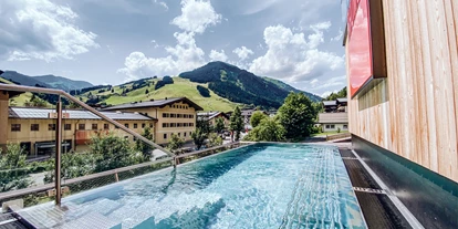 Mountainbike Urlaub - Ellmau - Infinity Pool - THOMSN Central Hotel & Appartements