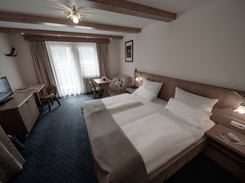 Hotel Tiroler Buam Zimmerkategorien Einzel-, Doppel- (Tradition S, M oder L) oder Familienzimmer (Tradition Family)