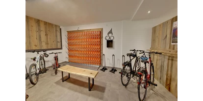 Mountainbike Urlaub - PLZ 8982 (Österreich) - Die Räder und Mountainbikes finden Platz im absperrbaren Radraum - Hotel Stegerbräu Radstadt im Pongau